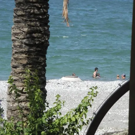 Βίλα Luxury 4 Bedroom Sea Front With Private Pool *