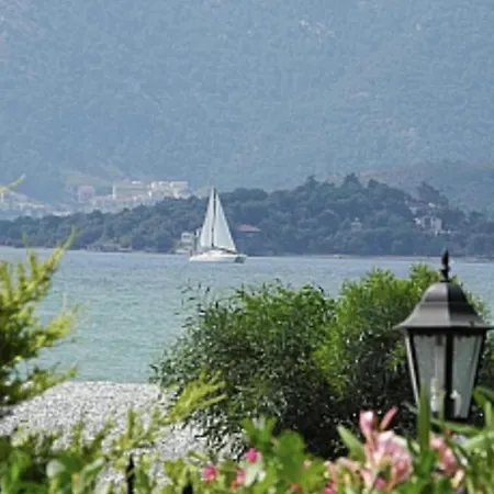 Luxury 4 Bedroom Sea Front With Private Pool