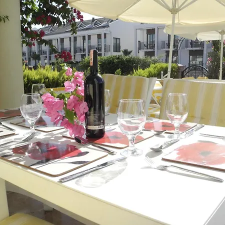 Luxury 4 Bedroom Sea Front With Private Pool Βίλα