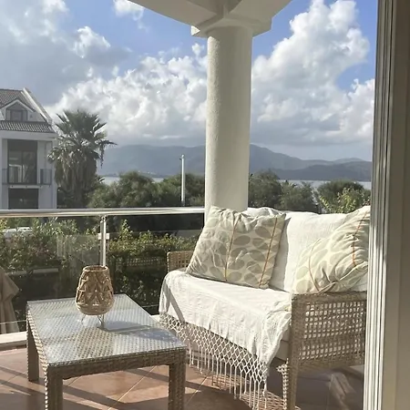 Βίλα Luxury 4 Bedroom Sea Front With Private Pool Φετιγιέ