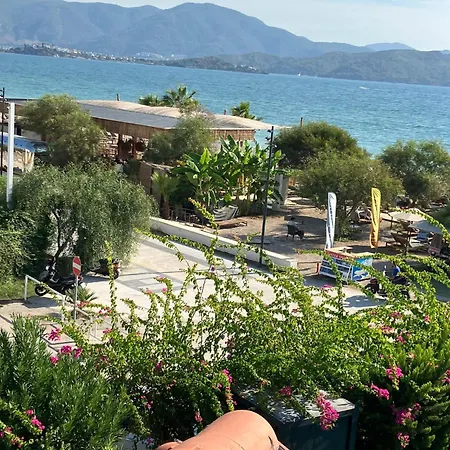 Βίλα Luxury 4 Bedroom Sea Front With Private Pool